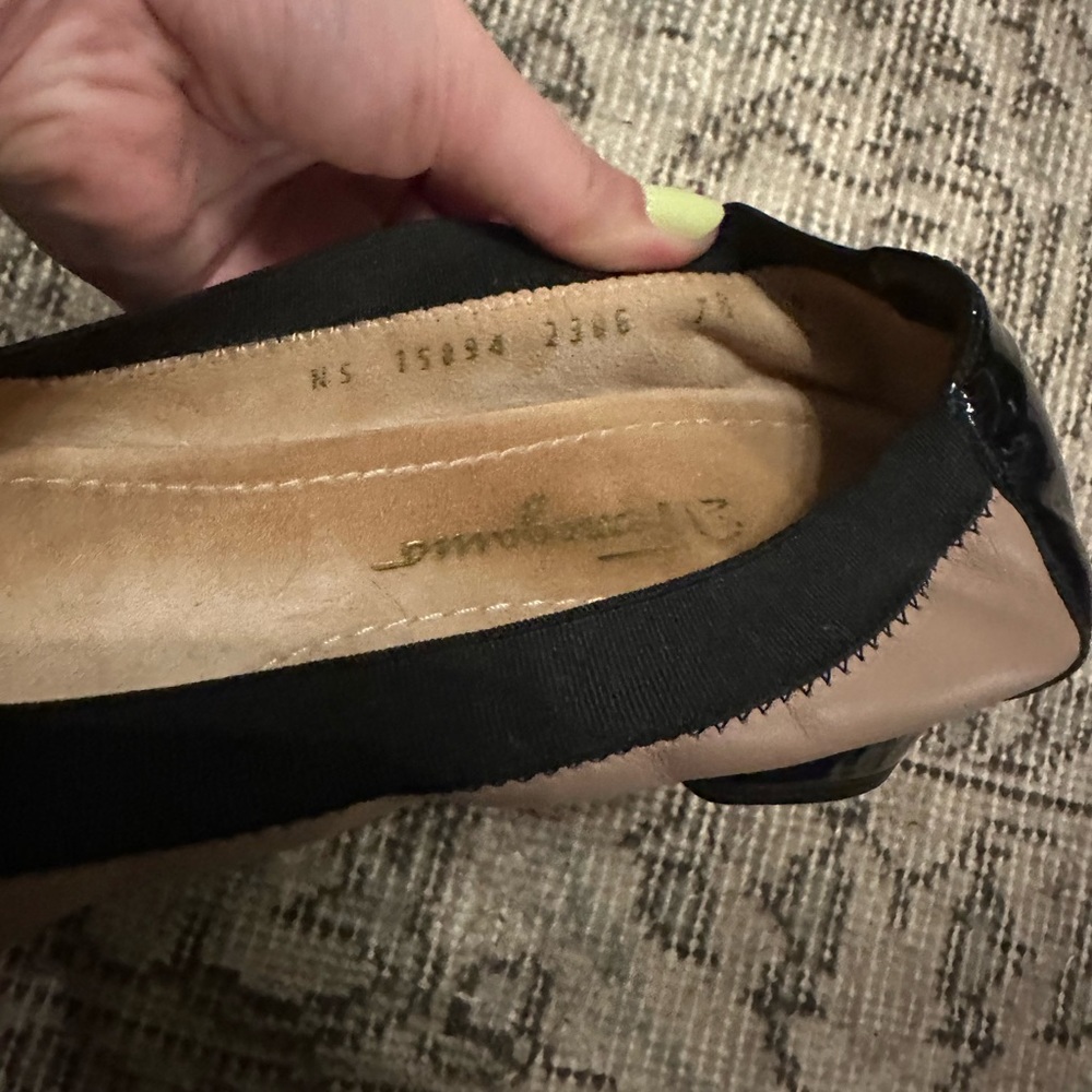 Salvatore Ferragamo Beige and Black Block Flats with Bows EUC 7.5 - Picture 9 of 9